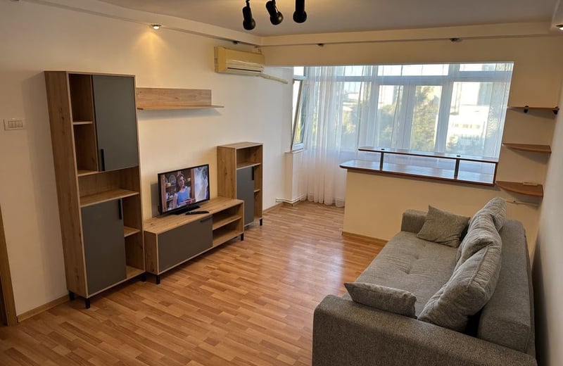 Alquiler de un cómodo apartamento de 3 habitaciones, 75 m², Tomis Nord, Constanza, Rumanía